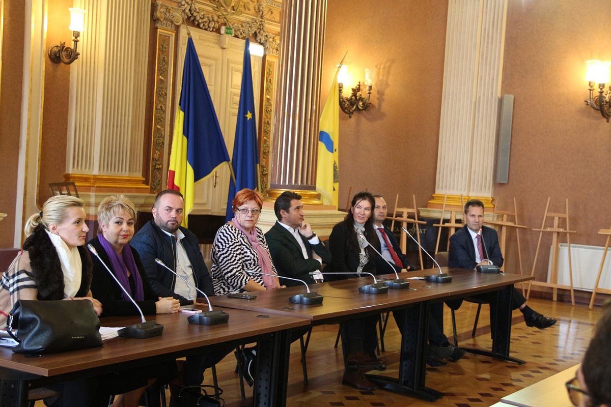 studentii-uvvg-in-vizita-la-primarie2