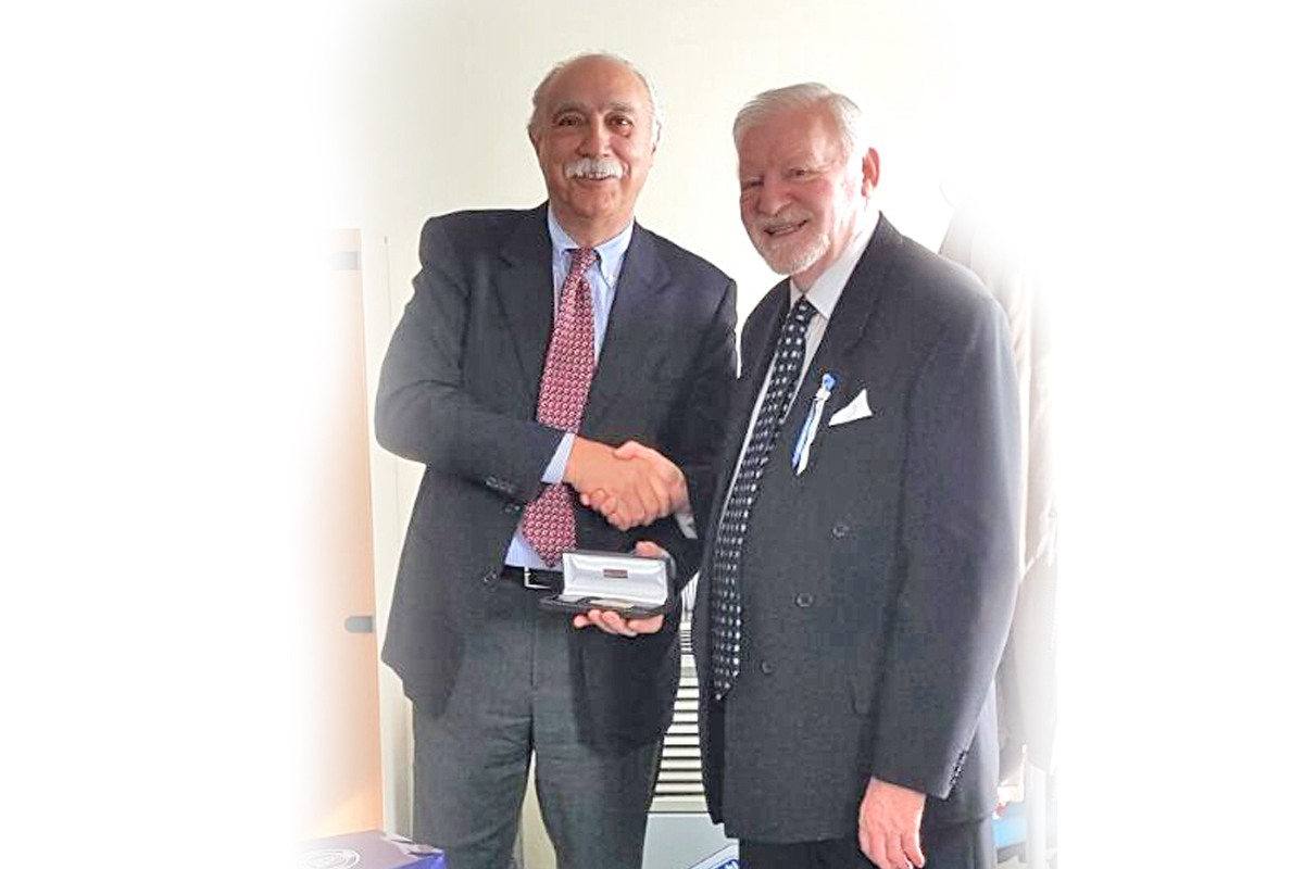 Prof. univ. dr. Fabio Rugge, rectorul Universităţii Degli Studi din Pavia şi prof. univ. dr. Aurel Ardelean, preşedintele Universităţii de Vest „Vasile Goldiş” din Arad